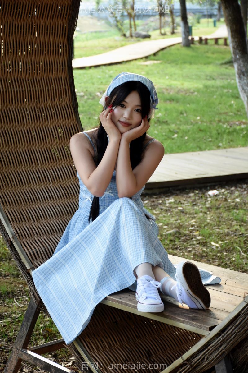 003《夏日香气》戴着类似阿嫲年轻时带过的头巾，追思着过往的风